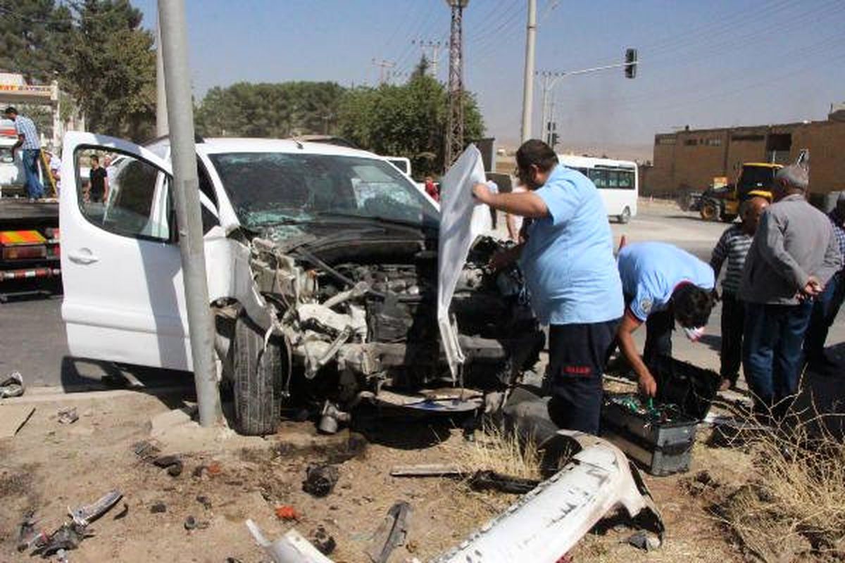 Nusaybin\'de Trafik Kazası: 1 Ölü, 4 Yaralı
