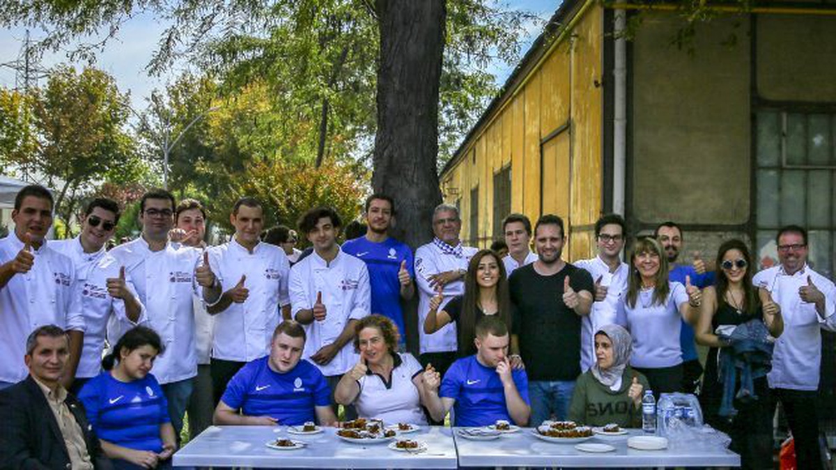 Otizmli Gençler, Bilgi\'de Masa Tenisi Heyecanı Yaşadı