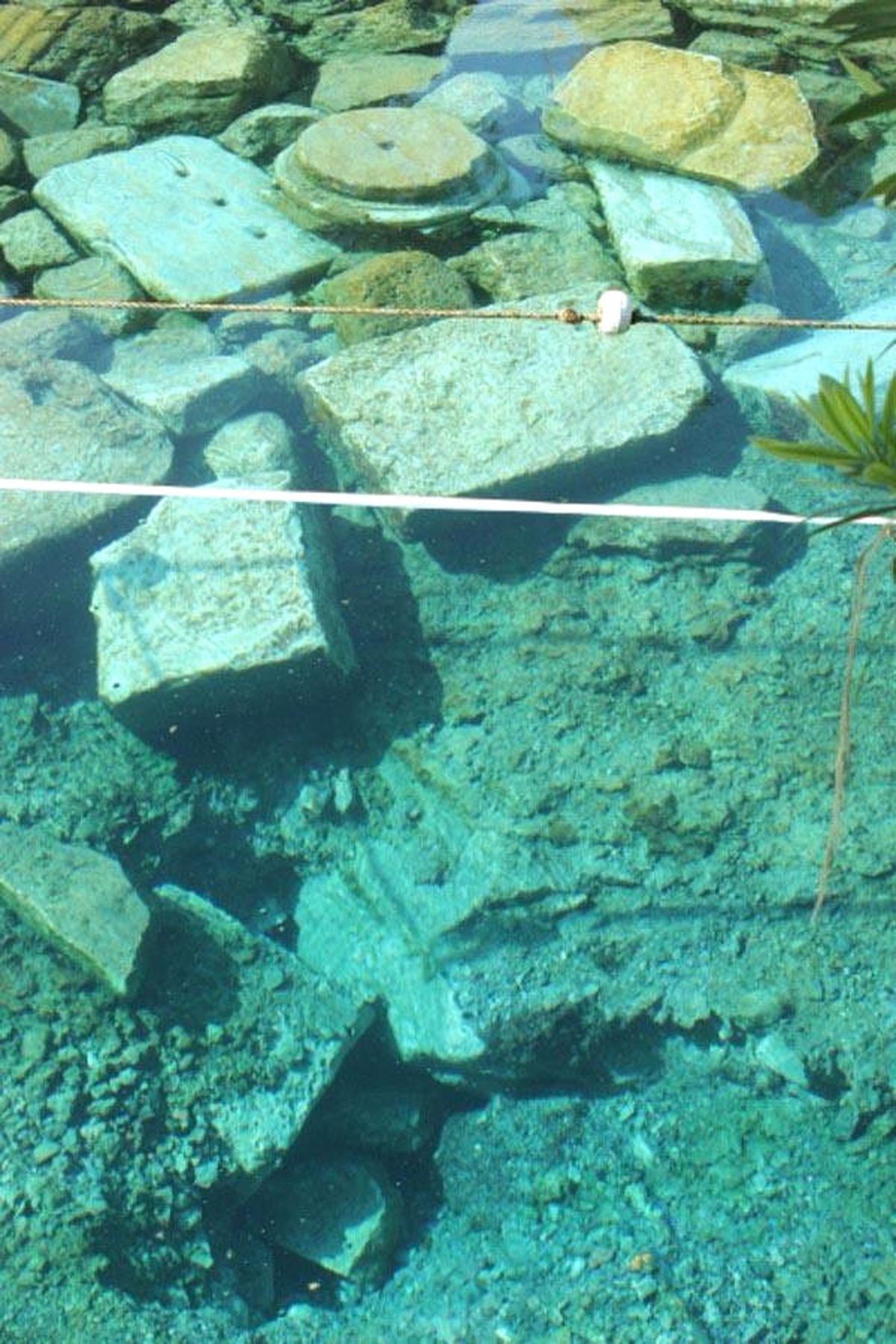Pamukkale\'de Depremlerde Antik Havuzda Çöküntü Oldu