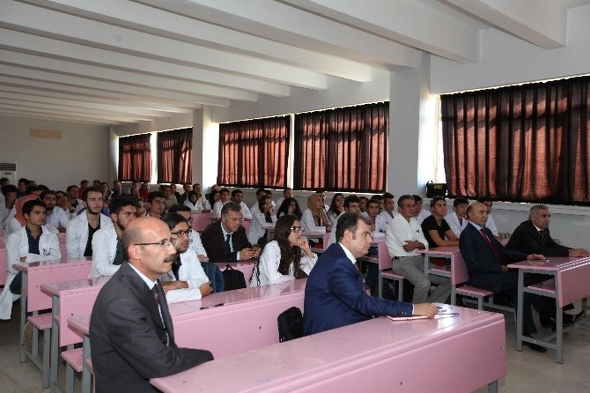 Rektör Gül Öğrencilerle Buluşmaya Devam Ediyor