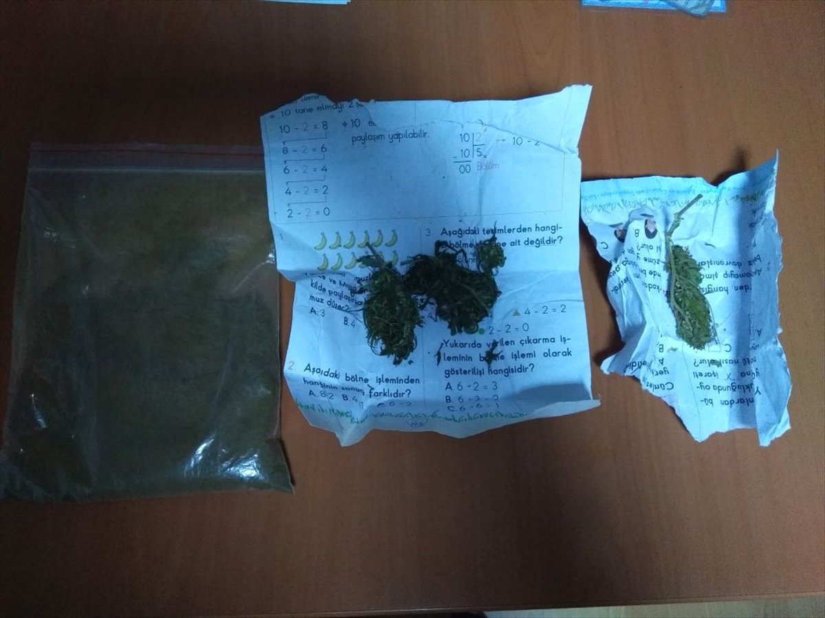 Sakarya\'da Yol Uygulamasında Uyuşturucu Yakalandı