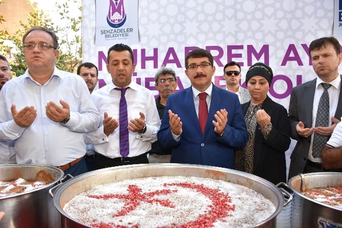 Şehzadeler\'den 3 Bin Kişilik Aşure İkramı