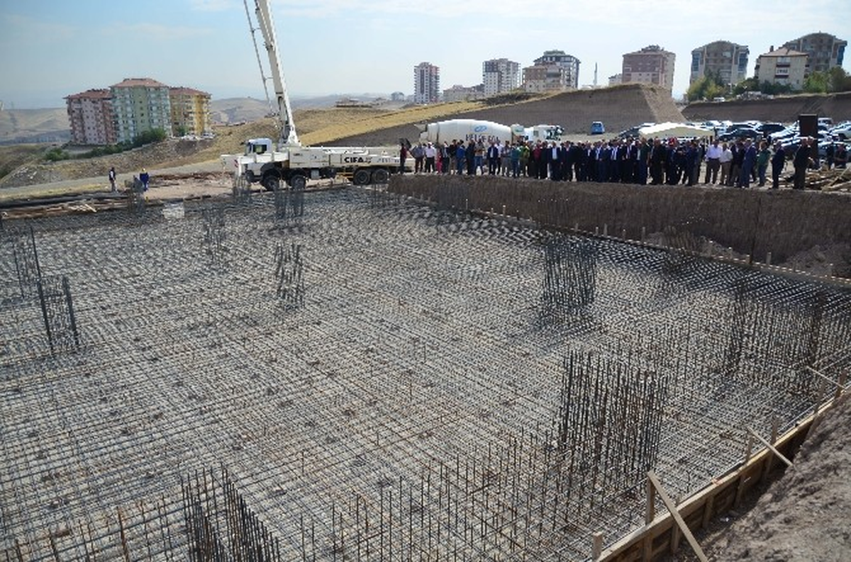 Tebessüm Camii ve Külliyesi\'nin Temeli Atıldı
