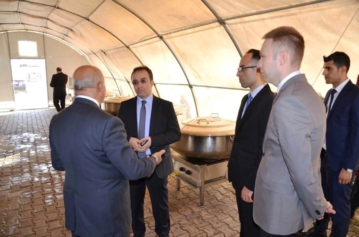 Vali Çataklı Yardım Kuruluşlarında İncelemelerde Bulundu