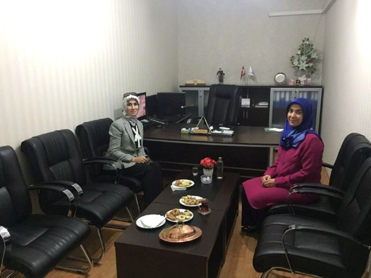 Vali Eşi Gülhan Erin\'den Togem\'e Ziyaret