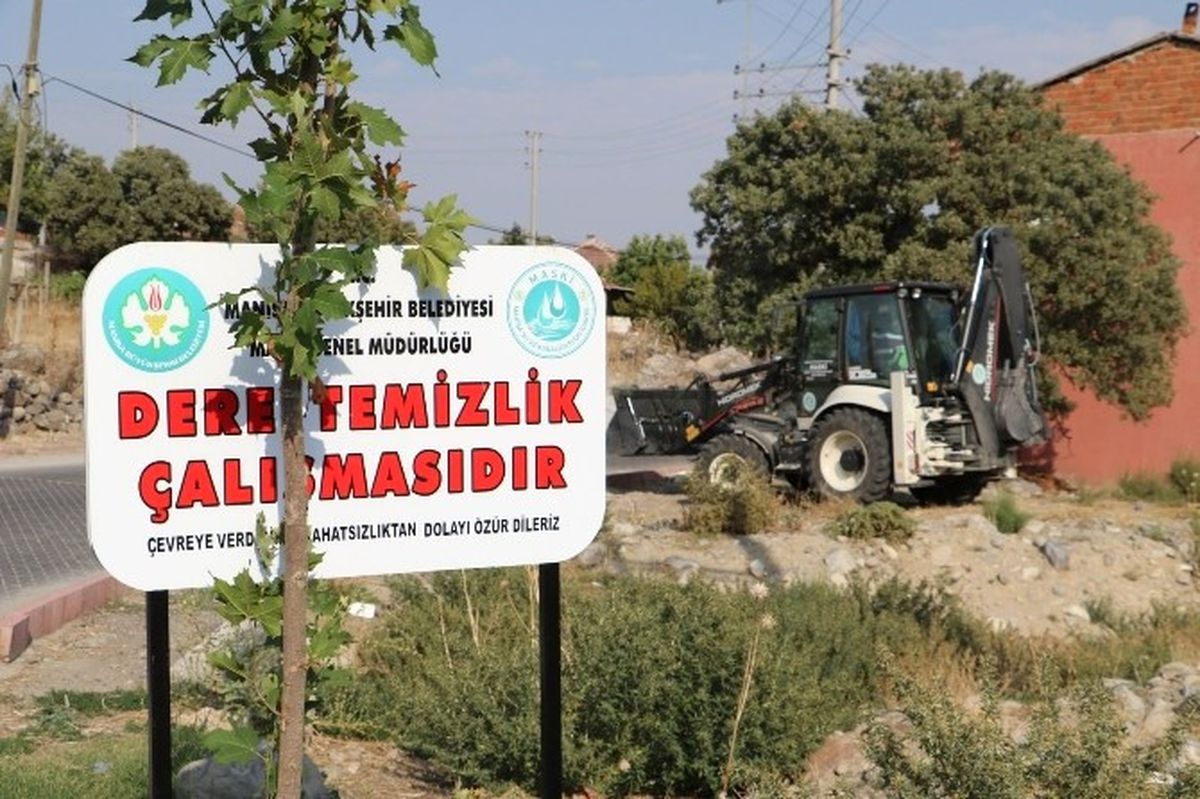 Yağcılar Mahallesindeki Dere Temizleniyor