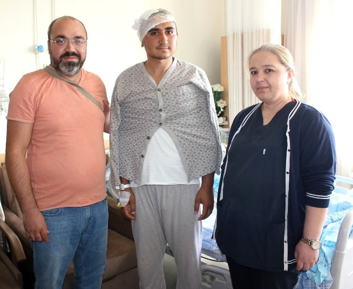 Aksaray\'da Kafatası Karnına Dikilen Genç Hayata Tutundu