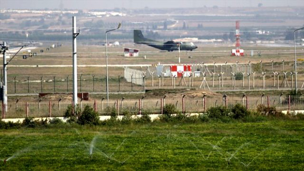 Alman Milletvekillerinin İncirlik Üssü Ziyareti