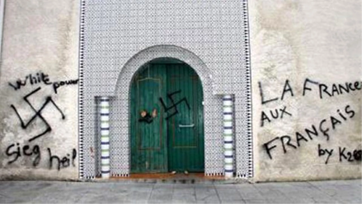 Almanya\'da Camiye Saldırı