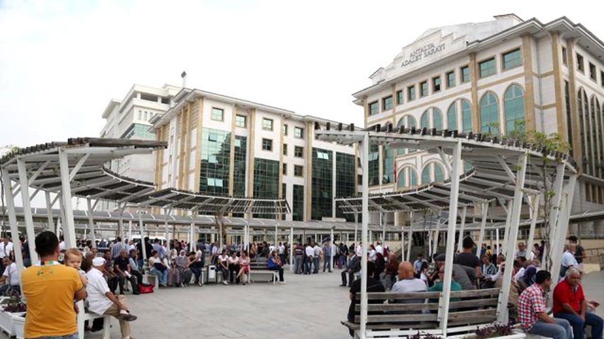 Antalya Adliyesi\'nde \'Bomba İhbarı\' Asılsız Çıktı (4)