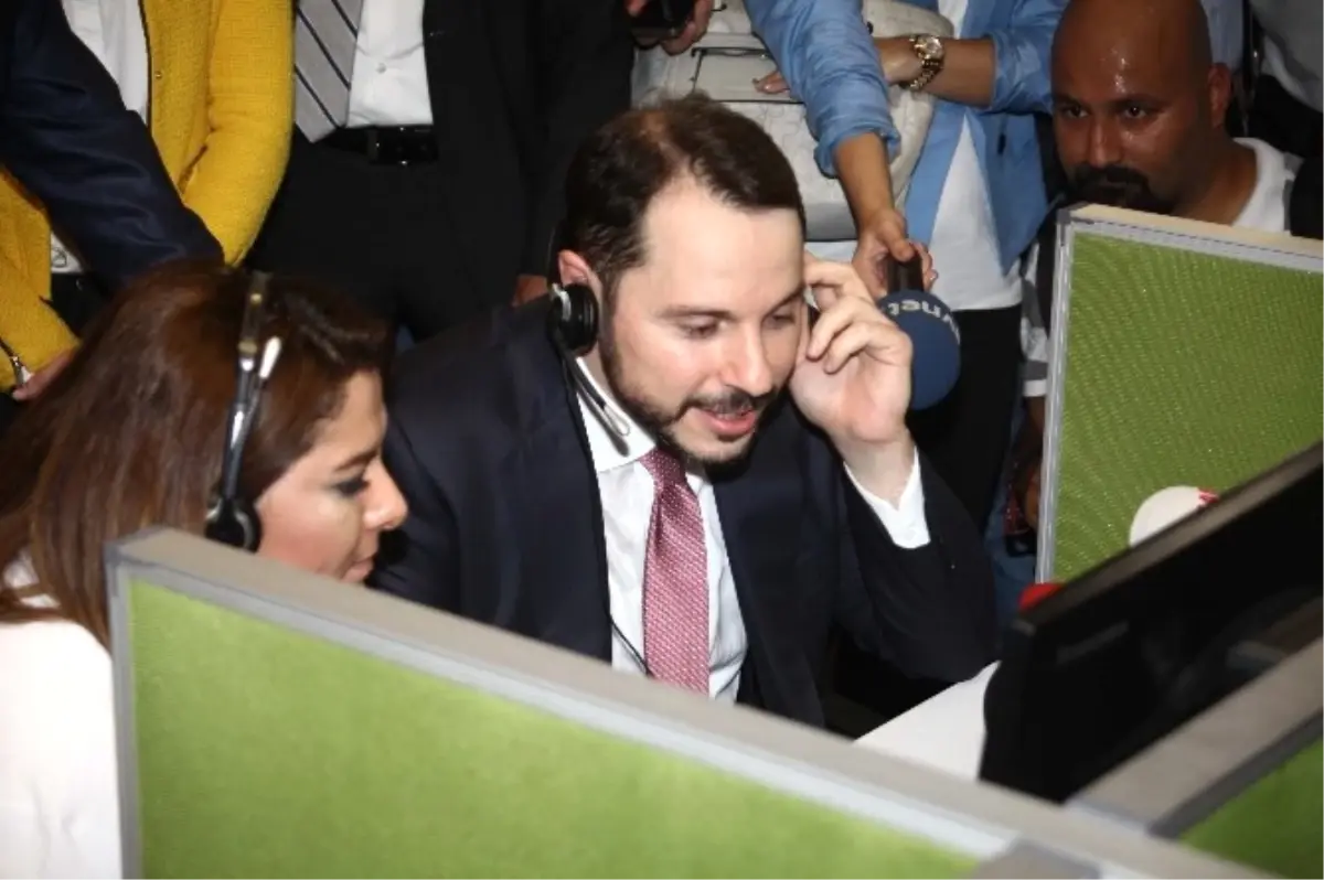 Bakan Albayrak Çağrı Merkezinde Operatörlük Yaptı