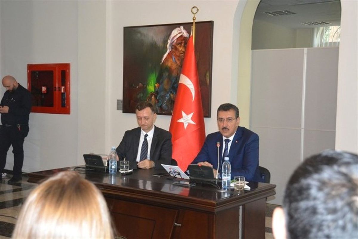 Bakan Tüfenkci, Gürcistan\'da Türk İşadamlarıyla Görüştü