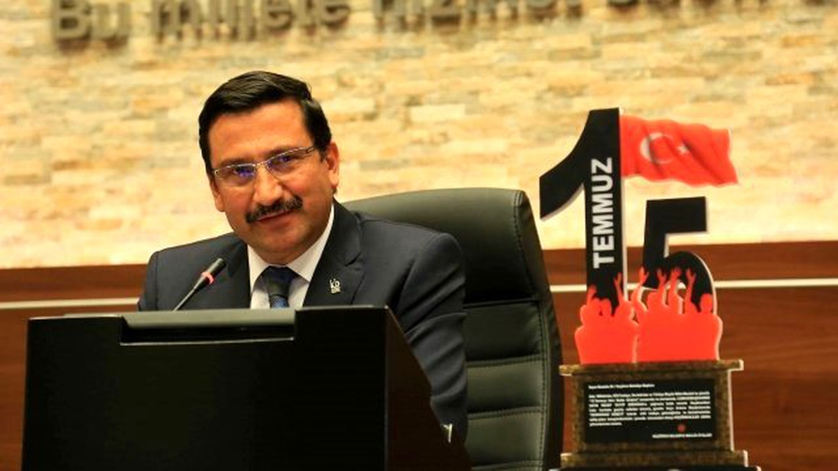 Başkan Ak\'a 15 Temmuz Milli İrade Günü Anısına Plaket