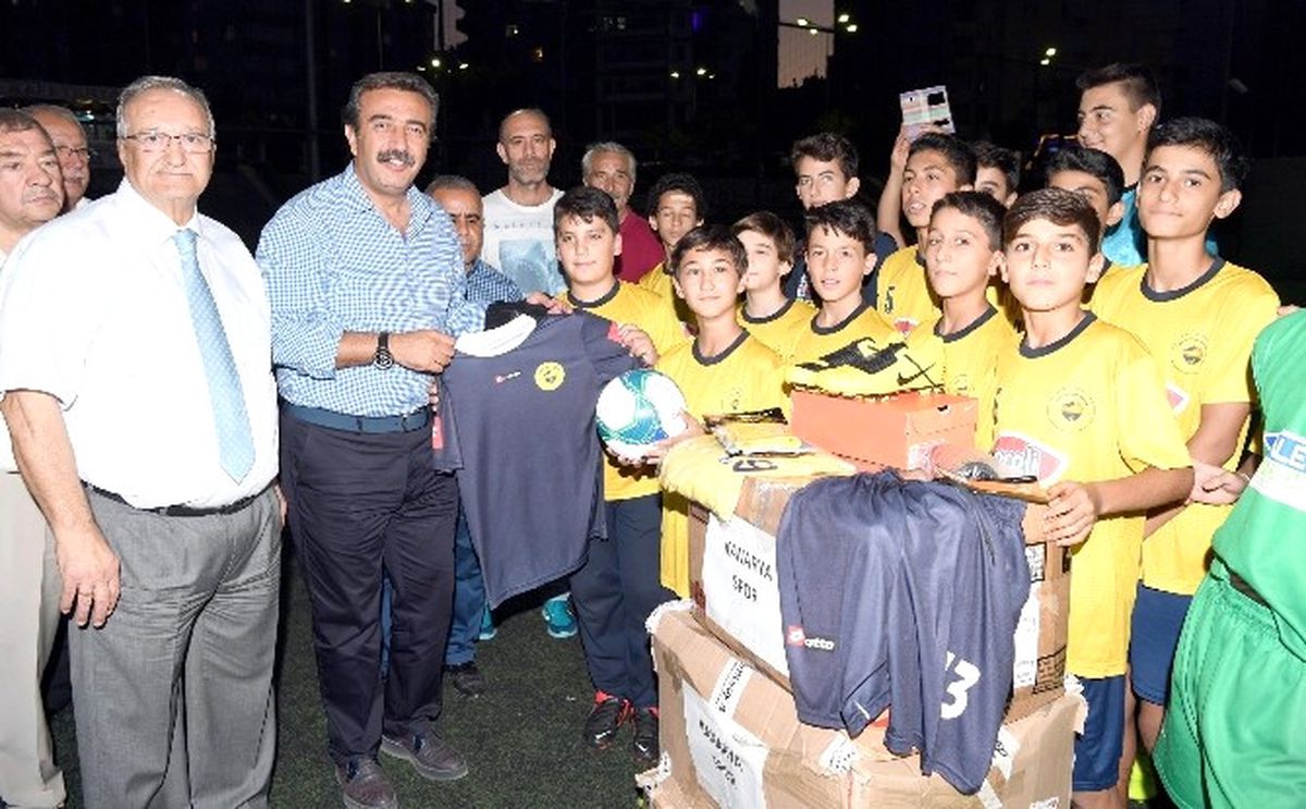 Başkan Çetin\'den Amatör Spor Kulüplerine Malzeme Desteği