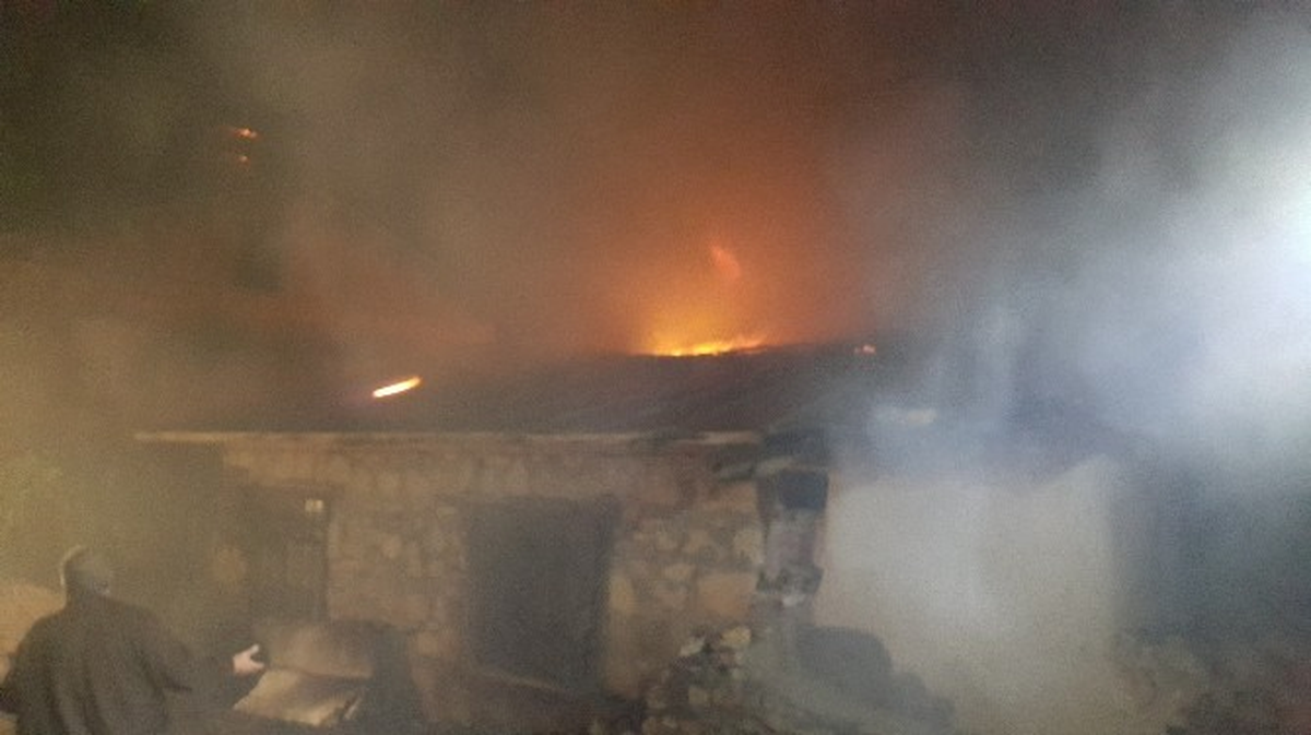 Çemişgezek\'te Bir Gün Arayla 5 Ev ve 2 Ahırı Kundakladılar