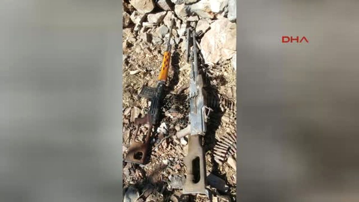 Çukurca\'da Komandoların \'Baskın\' Operasyonunda PKK\'lılar Silah ve Teçhizatlarını Bırakarak Kuzey...
