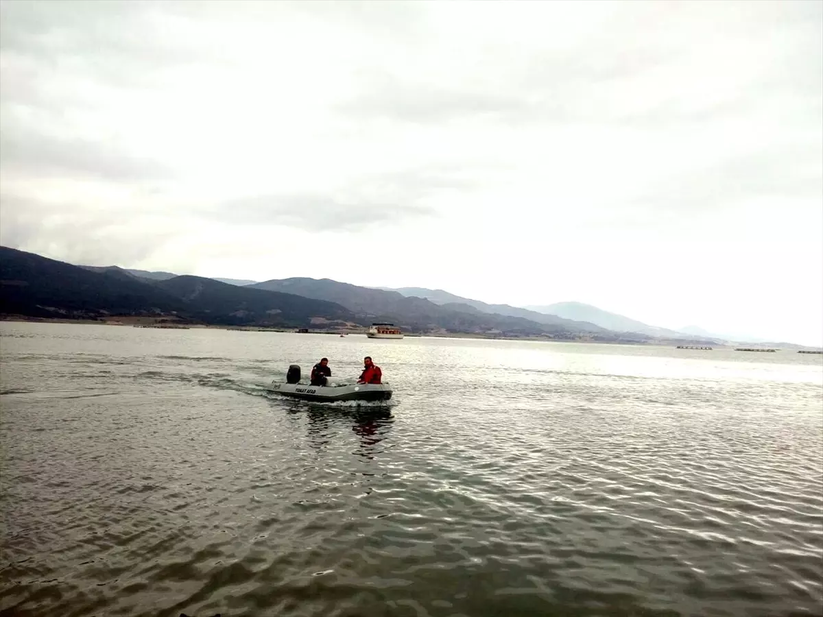 Dalgıçlar Yengeçleri Kurtardı