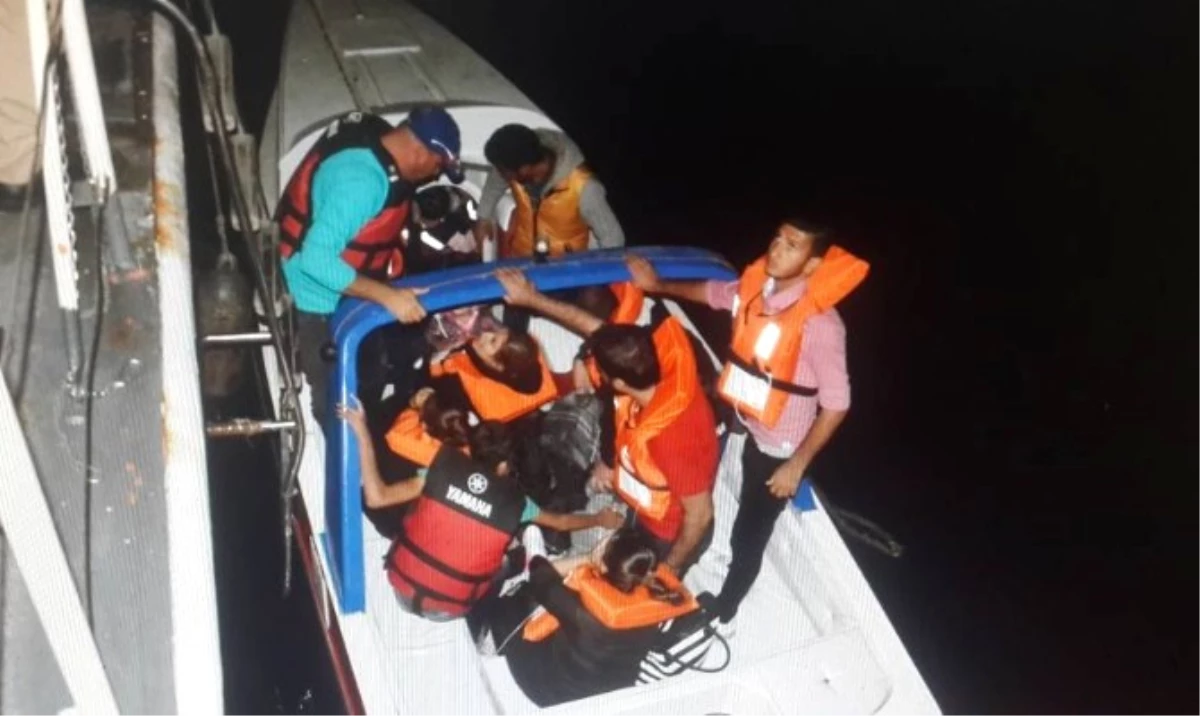 Ege Denizi\'nde 65 Kaçak Göçmen Yakalandı