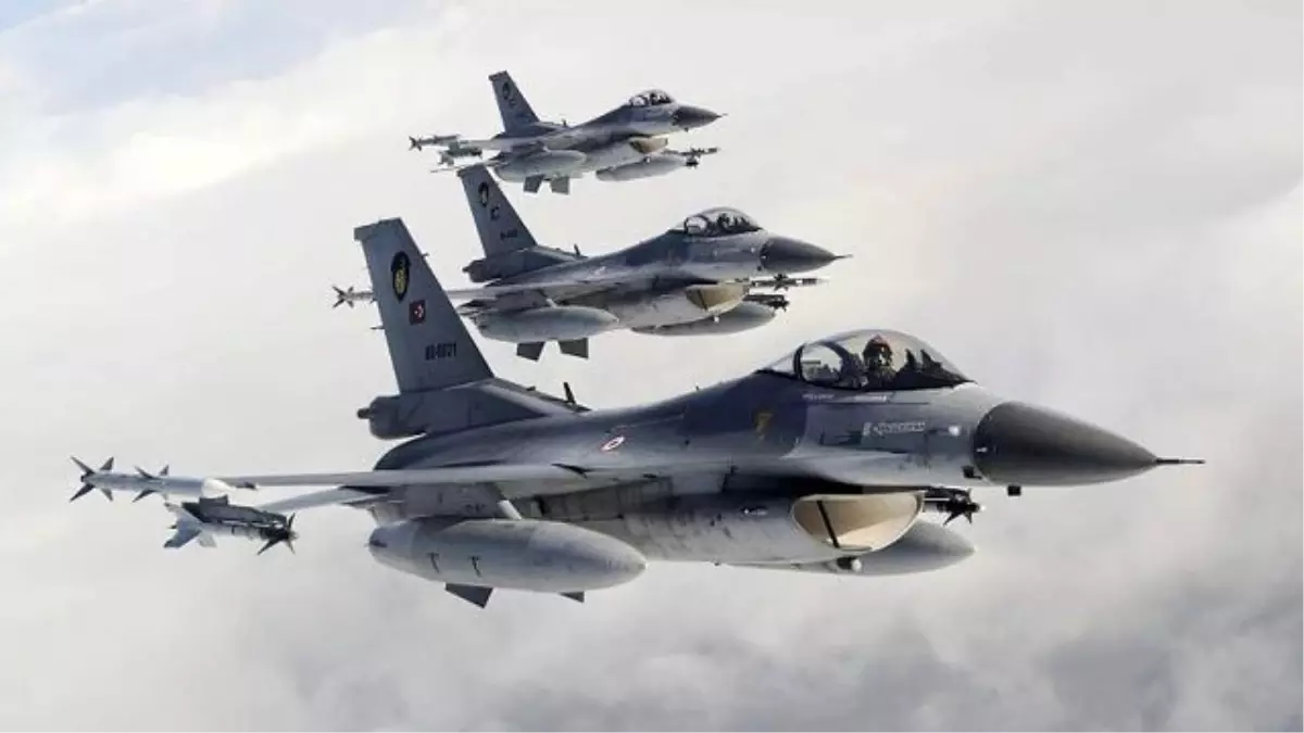 F-16\'lar Çukurca\'yı Vurdu! 11 Hedef İmha Edildi, 3 Terörist Öldürüldü