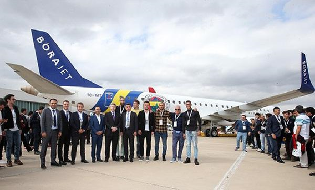 Fenerbahçeli Futbolcu ve Basketbolcular İstanbul Airshow Fuarı\'nda...