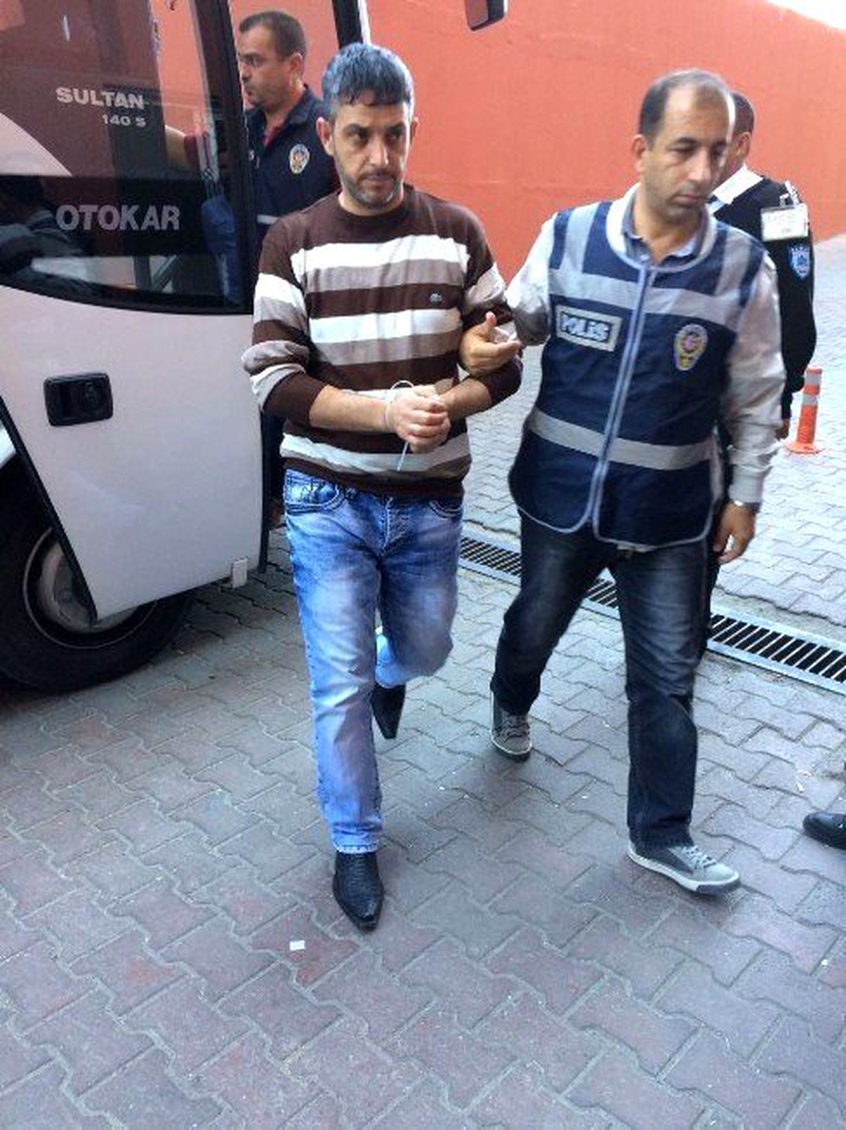 Fetö/pdy\'den Gözaltına Alınan 24 Kişiden 6\'sı Tutuklandı