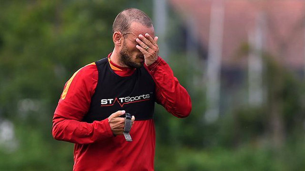 Galatasaray Yönetimi, Sneijder'den Kendisine Dikkat Etmesini İstedi