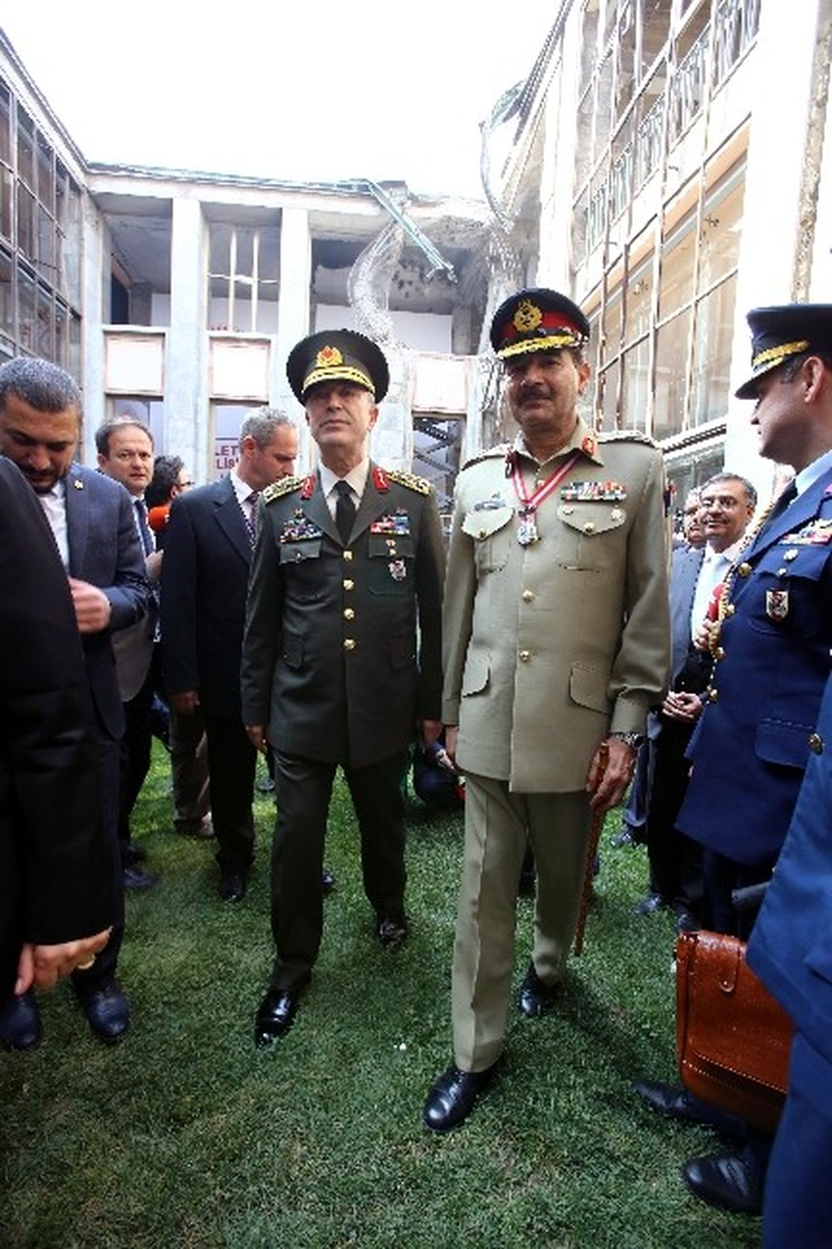 Genelkurmay Başkanı Orgeneral Hulusi Akar ile Pakistan Genelkurmay Başkanı Mahmud Meclisi Ziyaret...