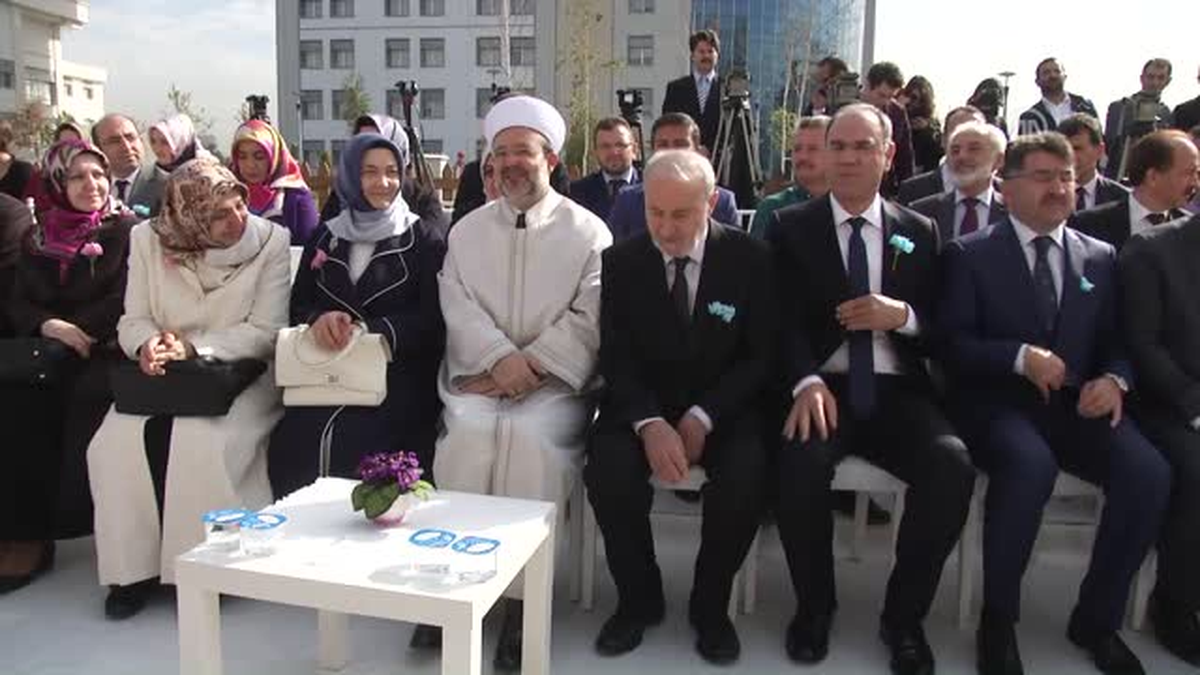 Görmez: "Din Eğitimini 7\'den 70\'e Bütün İnsanlarımıza Vermek Zorundayız"