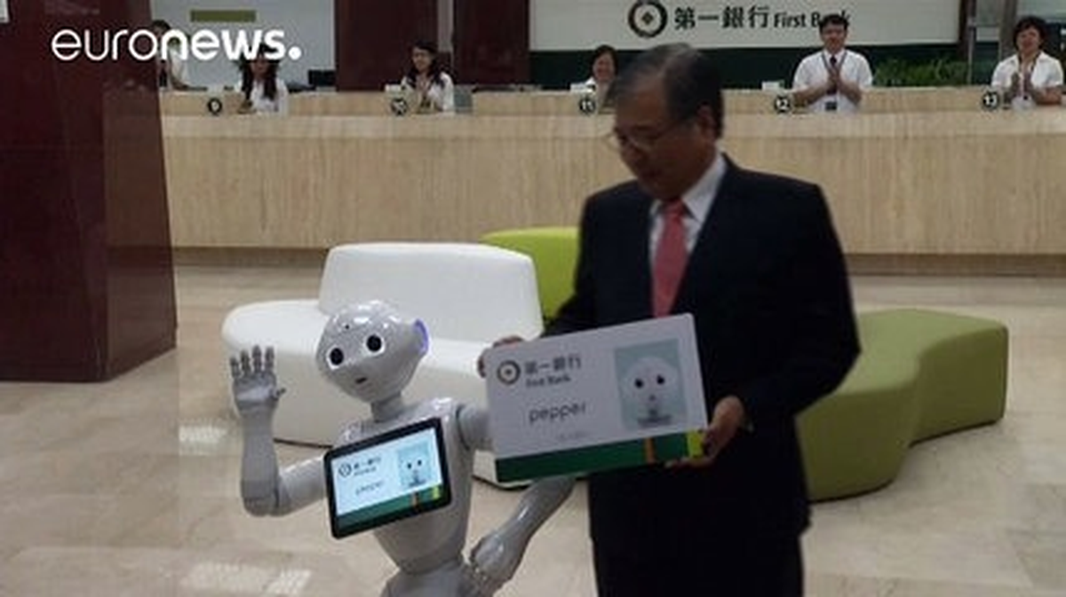 Hayaldi Gerçek Oldu: Japon Robot Tayvan\'da Bankada Çalışmaya Başladı
