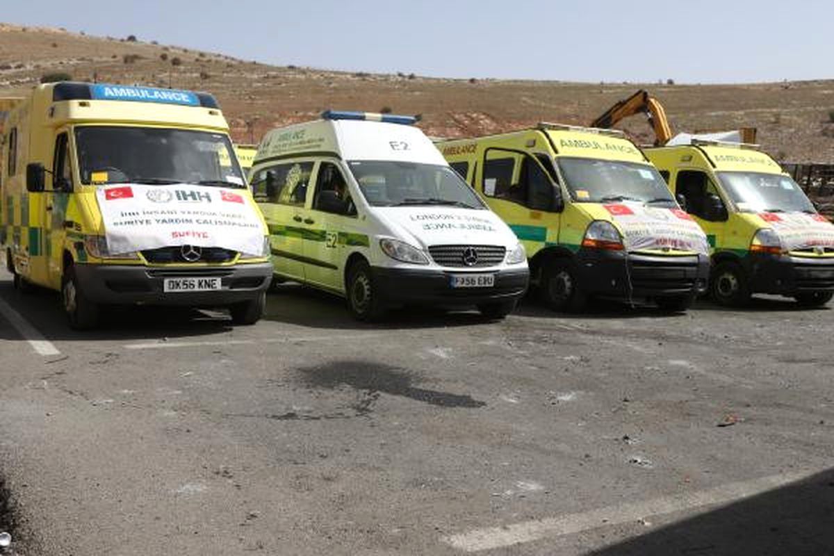 İhh\'dan Suriye\'ye 29 Ambulans