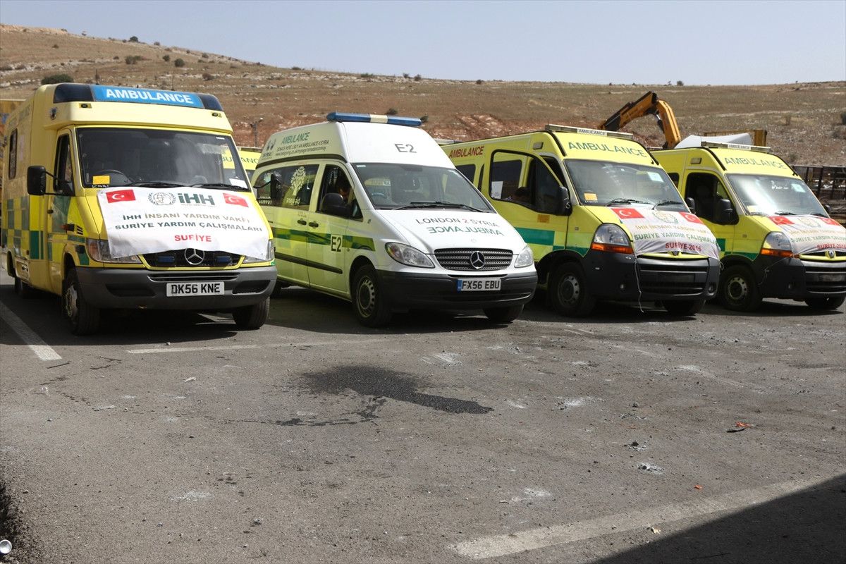 İhh\'dan Suriye\'ye Ambulans Yardımı