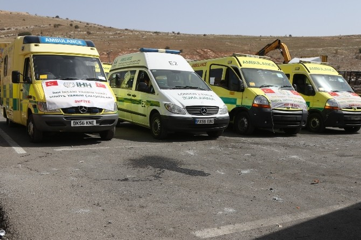 İhh\'dan Suriye\'ye Ambulans Yardımı
