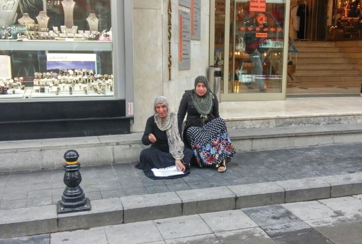 İzmit\'te 98 Dilenci Hakkında Yasal İşlem Yapıldı