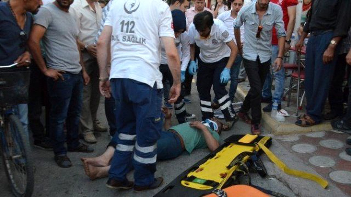 Kamyonetle Motosiklet Çarpıştı: 1 Yaralı