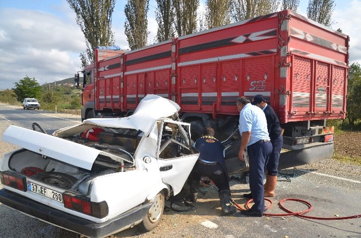 Kastamonu\'da Trafik Kazası: 1 Ölü, 1 Yaralı
