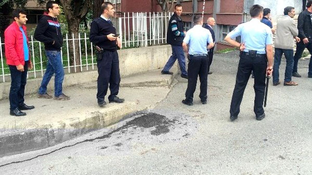 Kendisi Gibi Afgan Uyruklu Eşini Kalbinden Bıçaklayarak Öldürdü