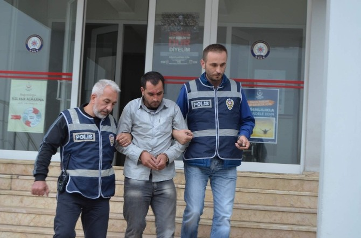 Kendisini Terk Eden Eşini Sokak Ortasında Defalarca Bıçaklayarak Öldüren Afgan Uyruklu Şahıs...