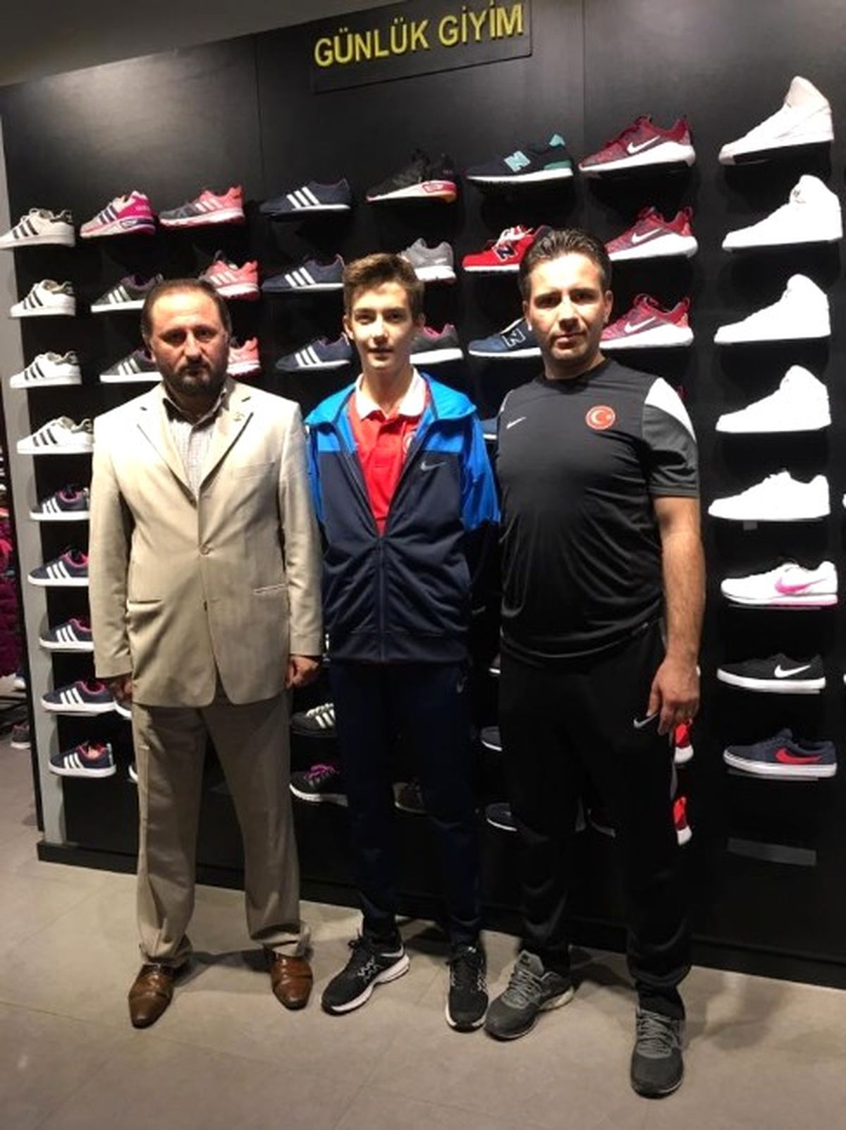 Kırkbeşoğlu, Onur Talha\'yı Ödüllendirdi
