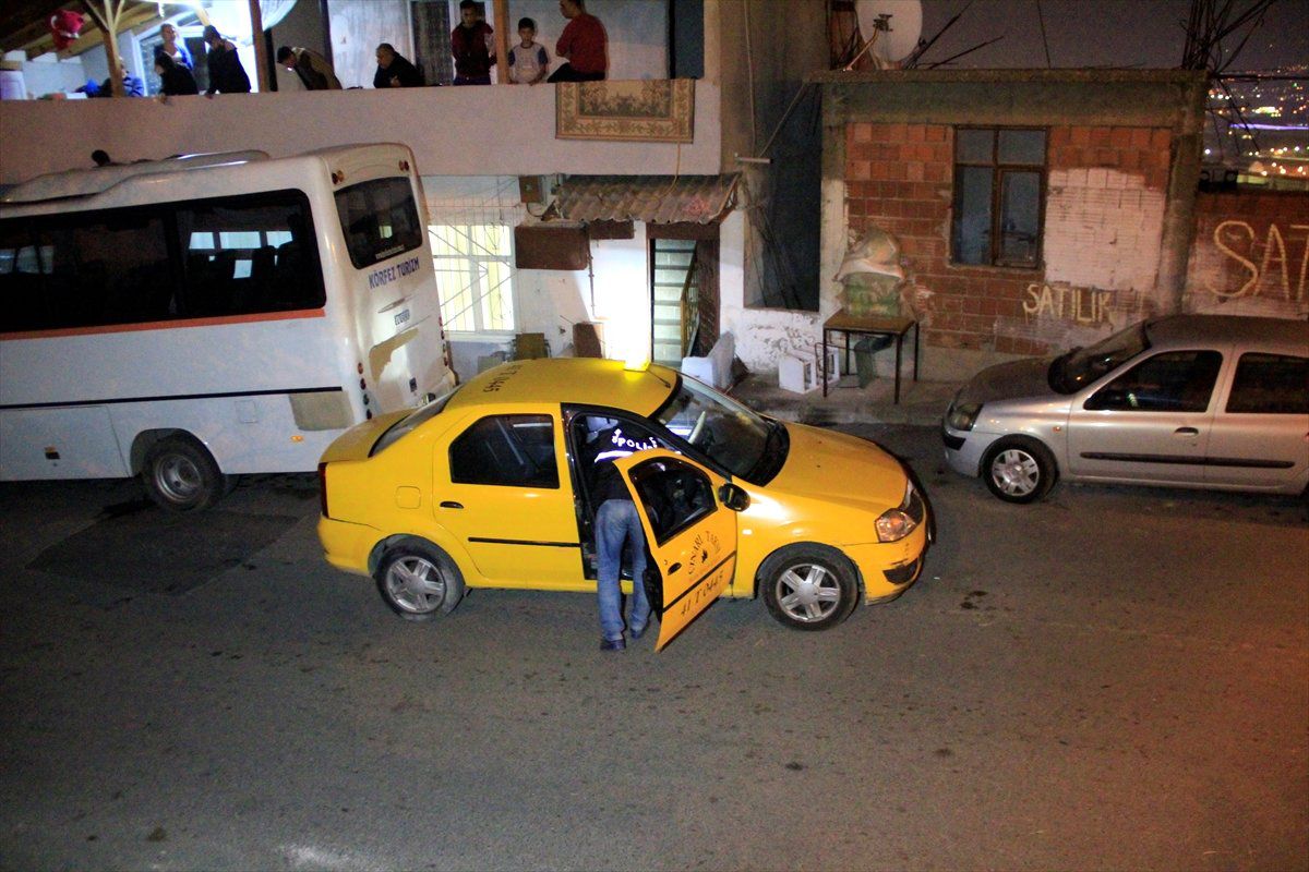 Kocaeli\'de Bıçaklı Kavga: 1 Ölü, 1 Yaralı