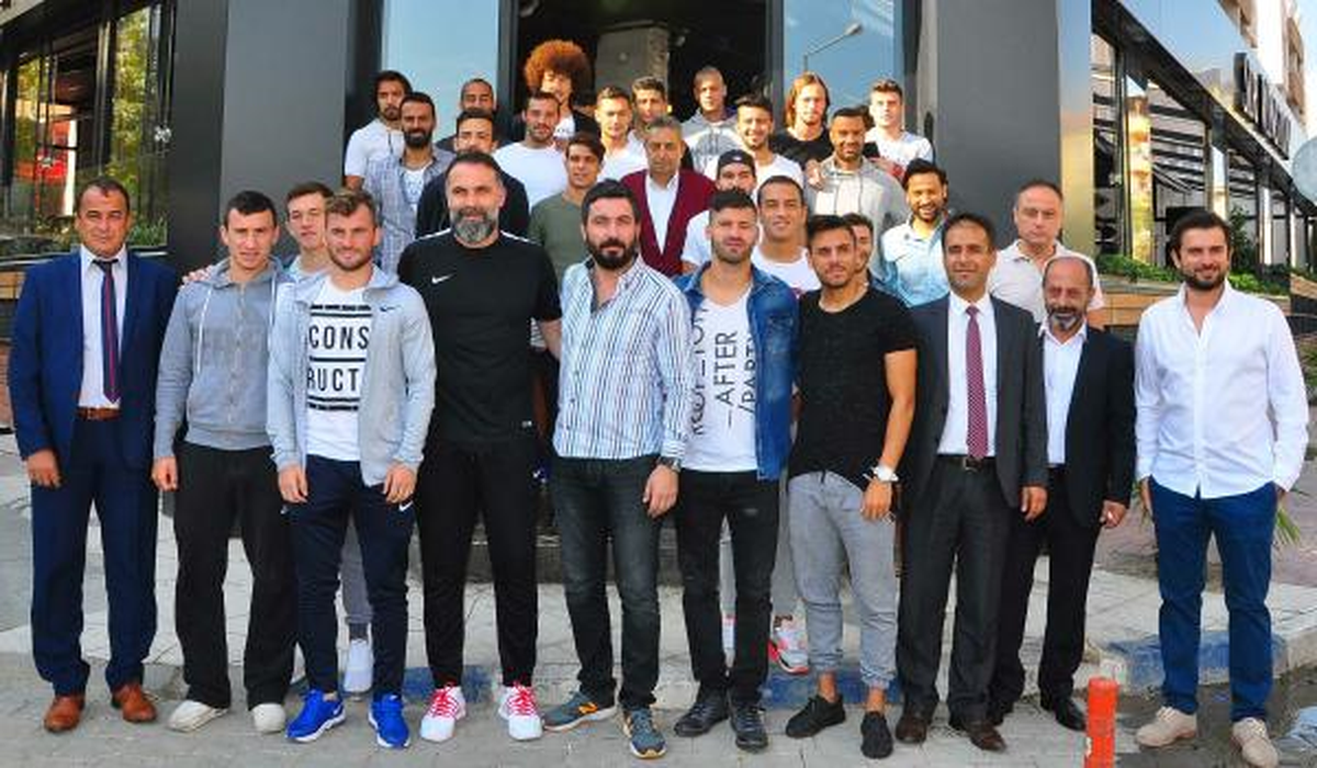 Manisa Büyükşehir Belediyespor\'un Gözü Koltukta