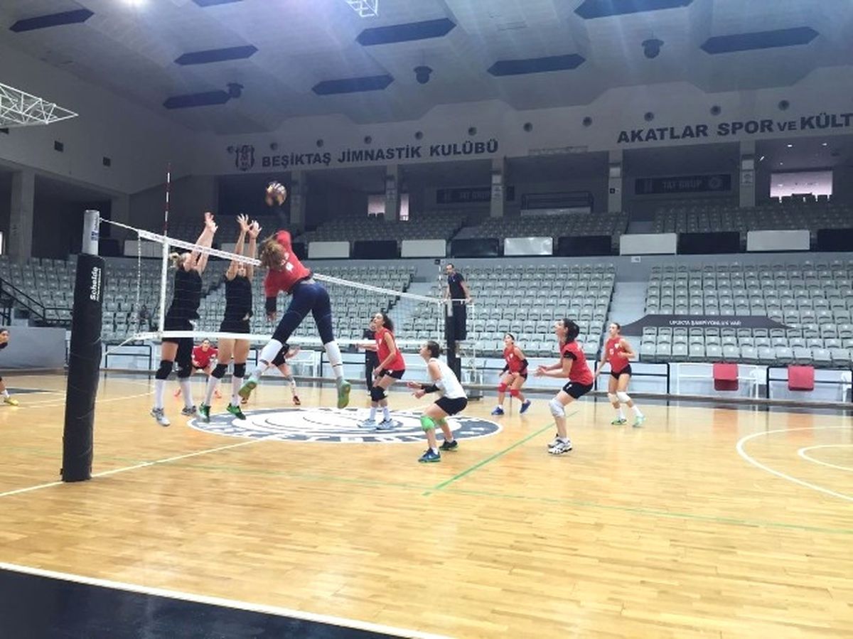 Manisa\'nın Sultanları Beşiktaş\'la Karşılaştı