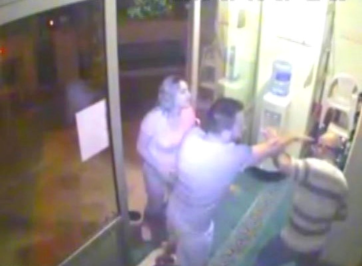 Müezzini Darp Eden Kadın, İkinci Kez Serbest Bırakıldı