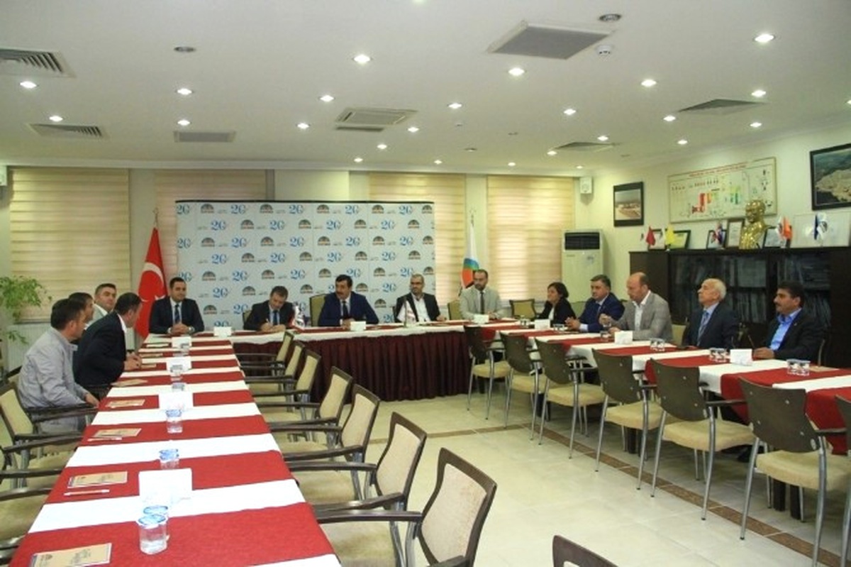 Muhtar Dernekleri Başkanları, İzaydaş\'ı Ziyaret Etti