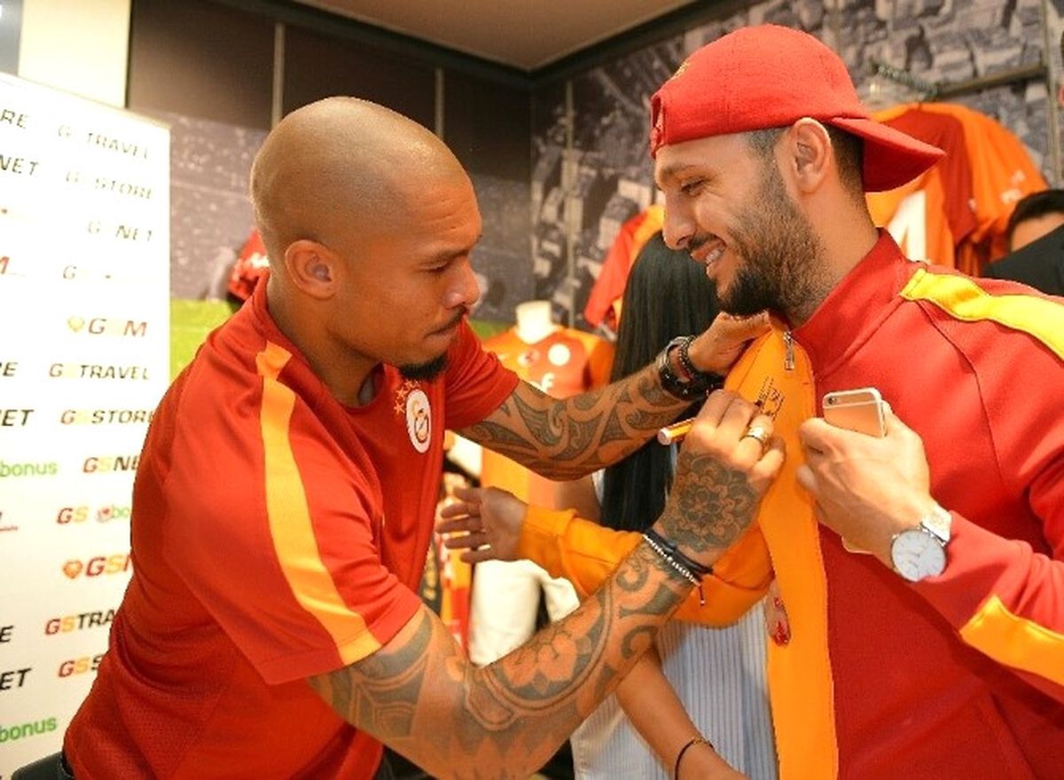 Nigel de Jong Taraftarlarla Buluştu