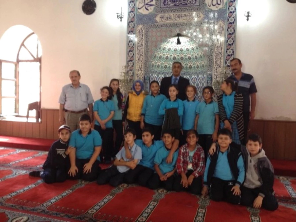 Öğrenciler Kadı İskele Camii\'nde
