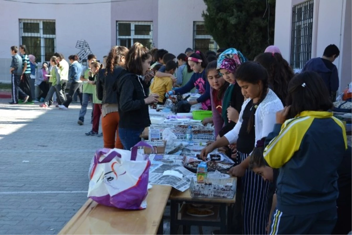 Öğrencilerden Şehitler İçin Kermes