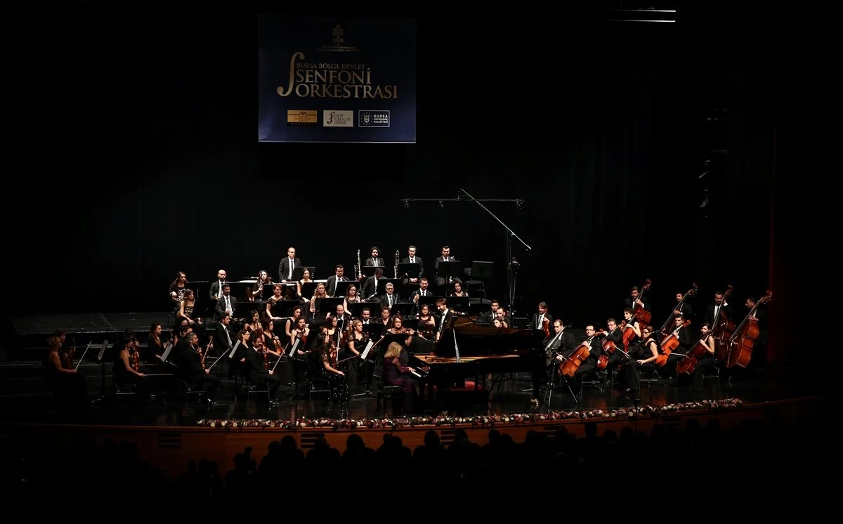 Piyanist İdil Biret, Bursa\'da Konser Verdi