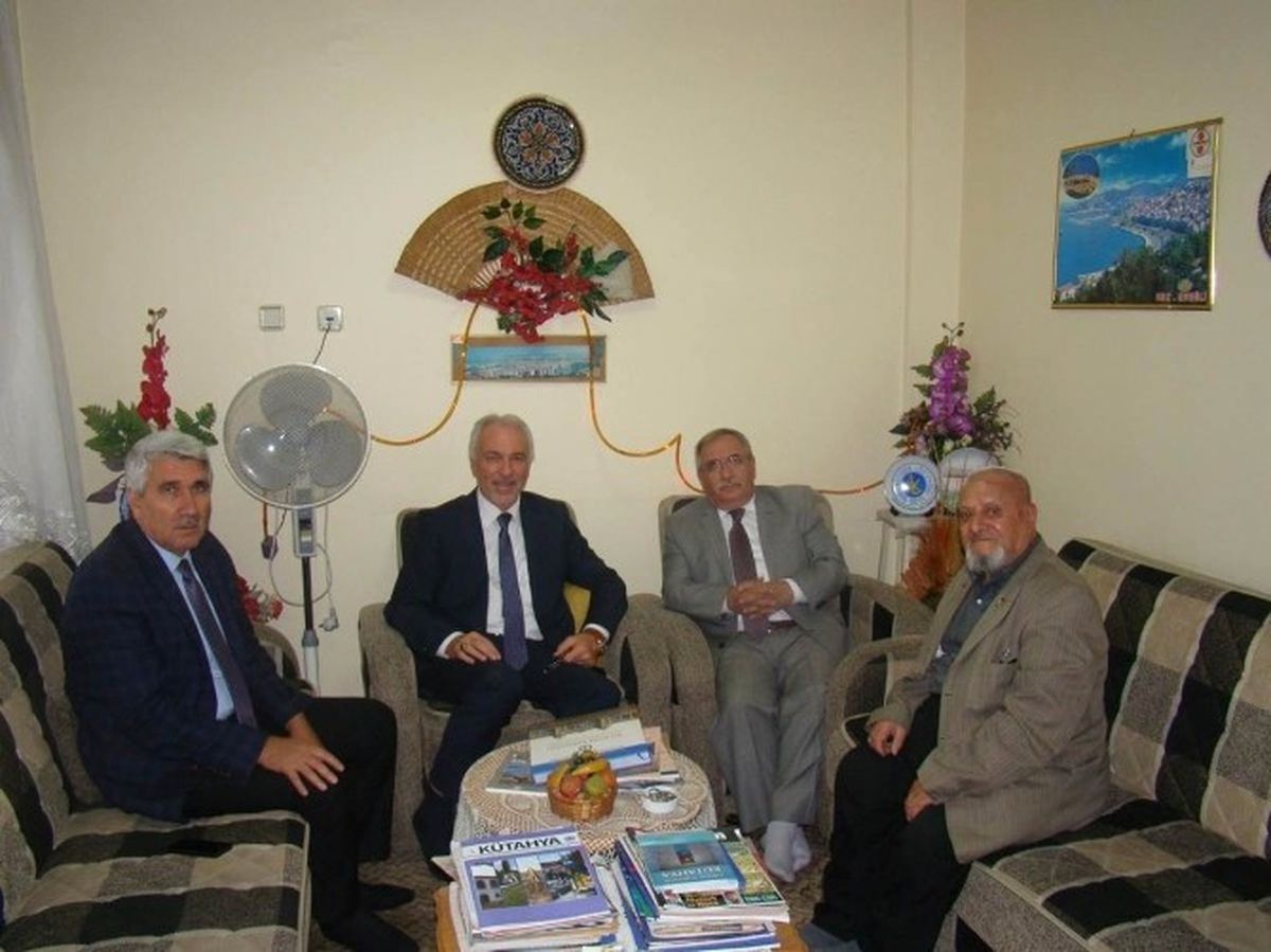 Protokol\'den \'Ahi Baba İsmail Hakkı Oğuz\'a Nezaket Ziyareti