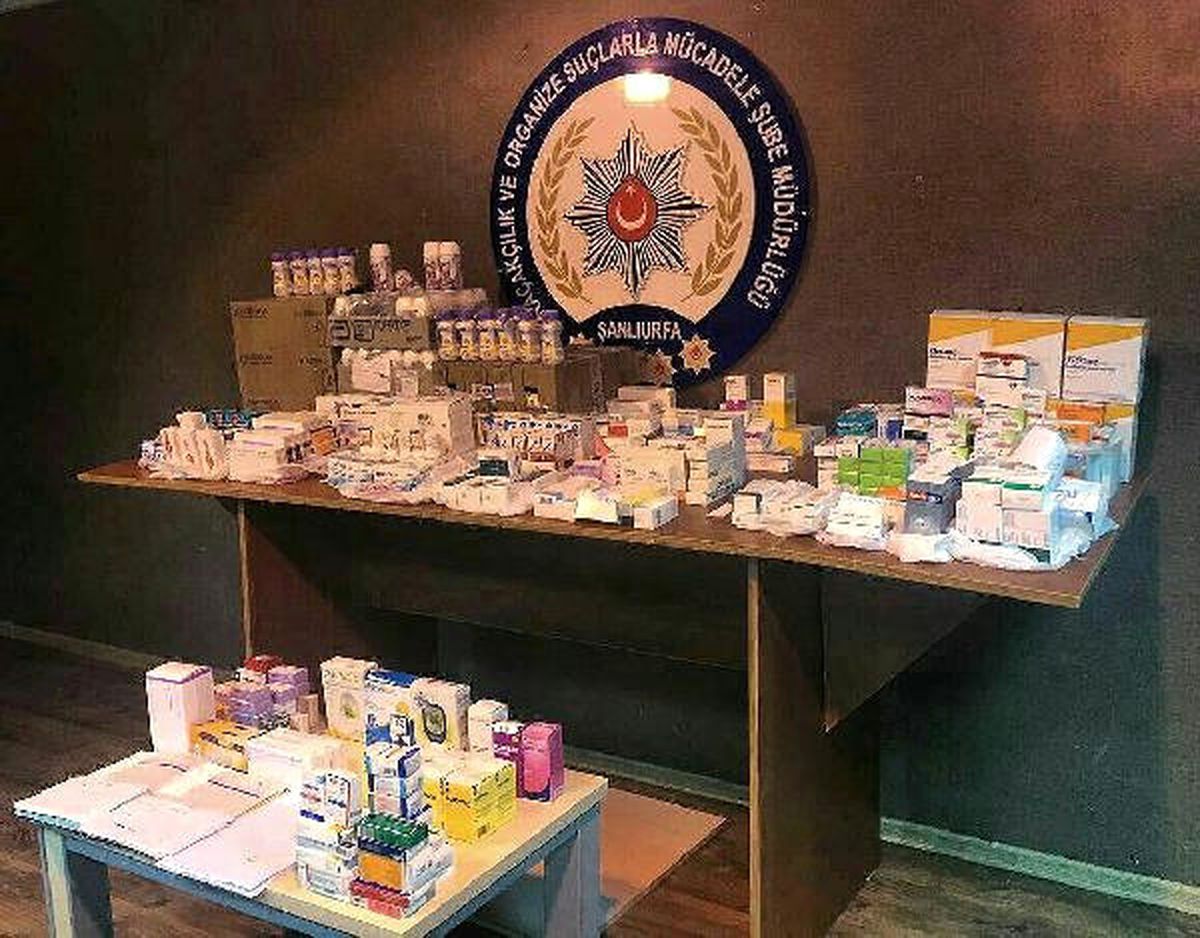 Şanlıurfa\'da Eczaneye \'Sahte Reçete\' Operasyonu: 3 Gözaltı