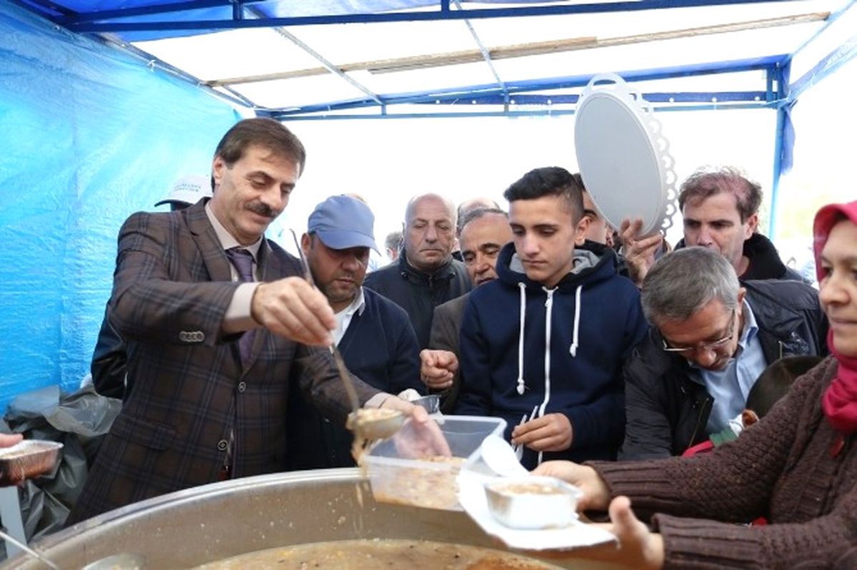 Serdivan\'da Ağızlar Aşure ile Tatlanacak